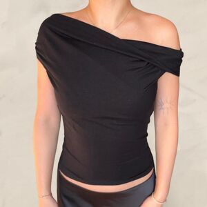 Reformation black cello knit top off the shoulder size small